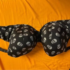 Black torrid skull bra.